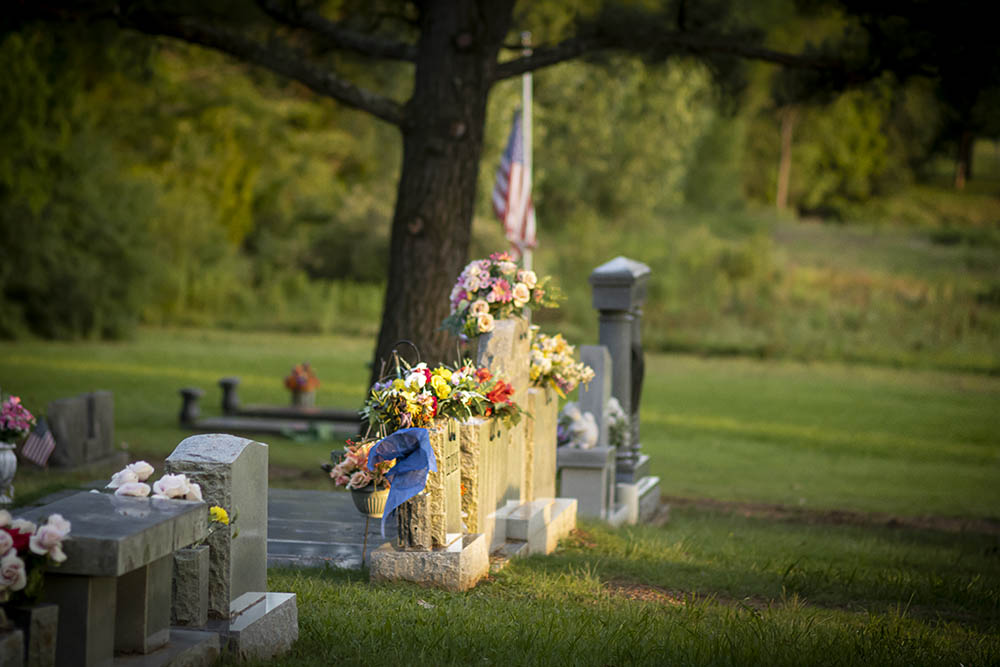 holy cross cemetery